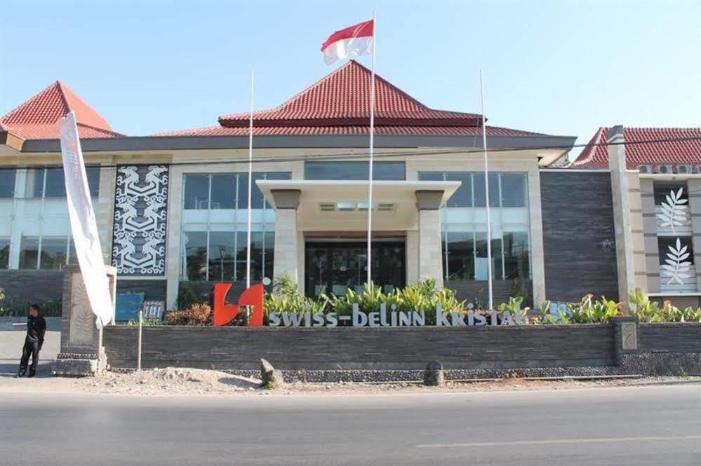 Kristal Hotel Kupang Kupang  Extérieur photo